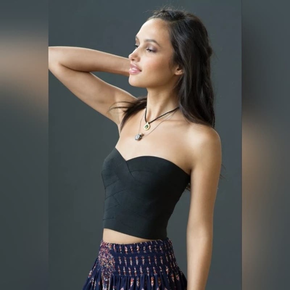 Urban Outfitters Size Large Black Bandage Bra Crop Top